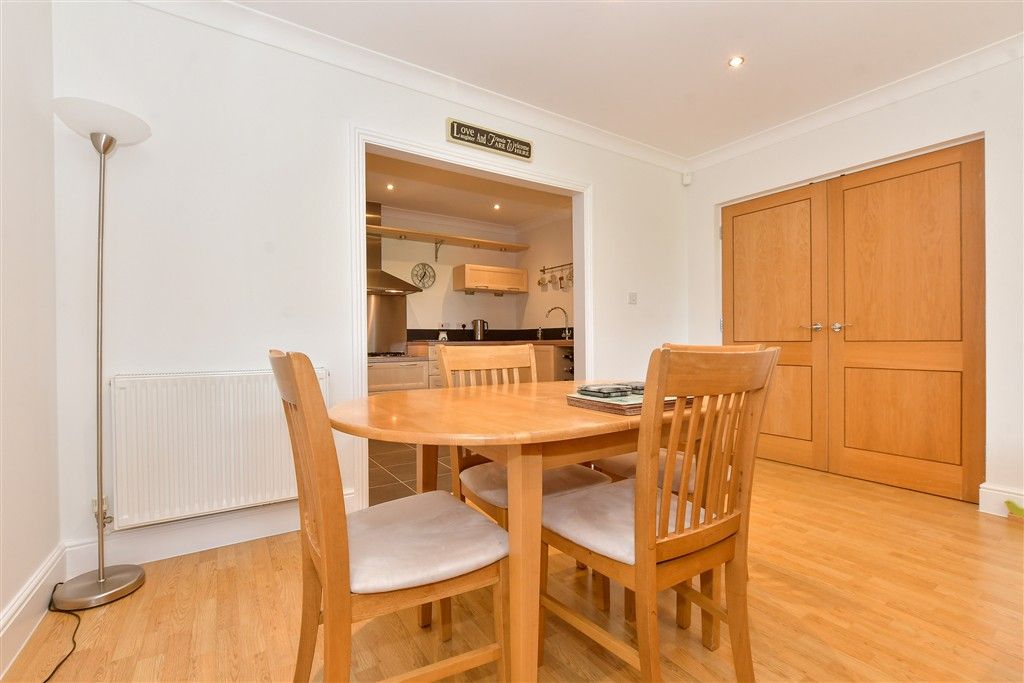 Property photo 3 of 16 Lounge/ Diner