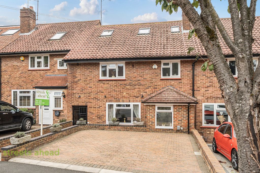 Property photo 1 of 19 5Ff23c38-3418-461...