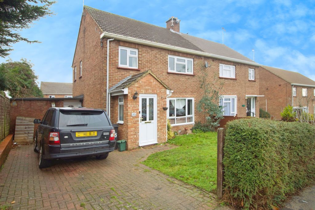 Property photo 1 of 9 Front Garden