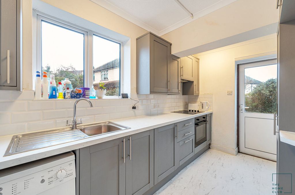 Property photo 2 of 11 Img_93_28_Original.Jpg