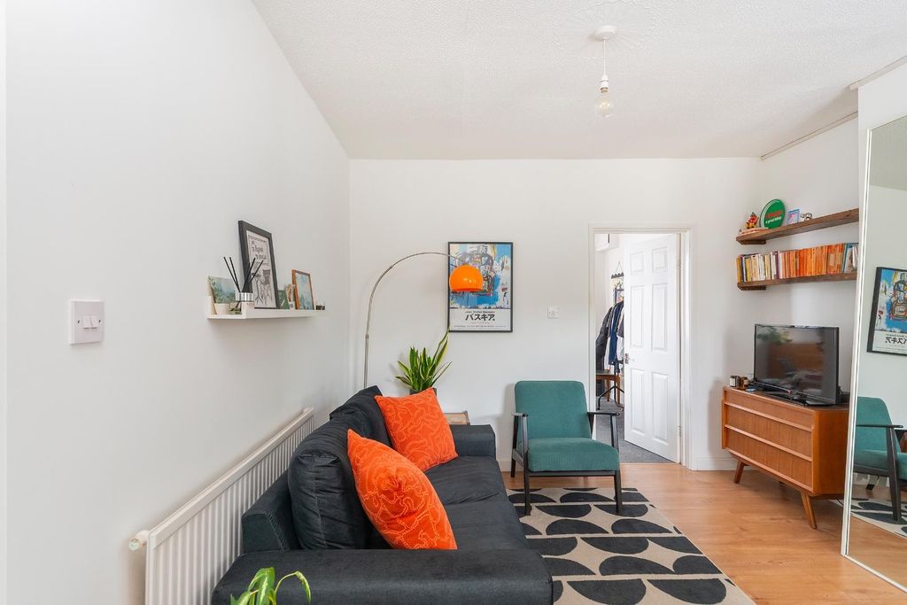 Property photo 3 of 22 9A1Arbr - Living Room C.Jpg