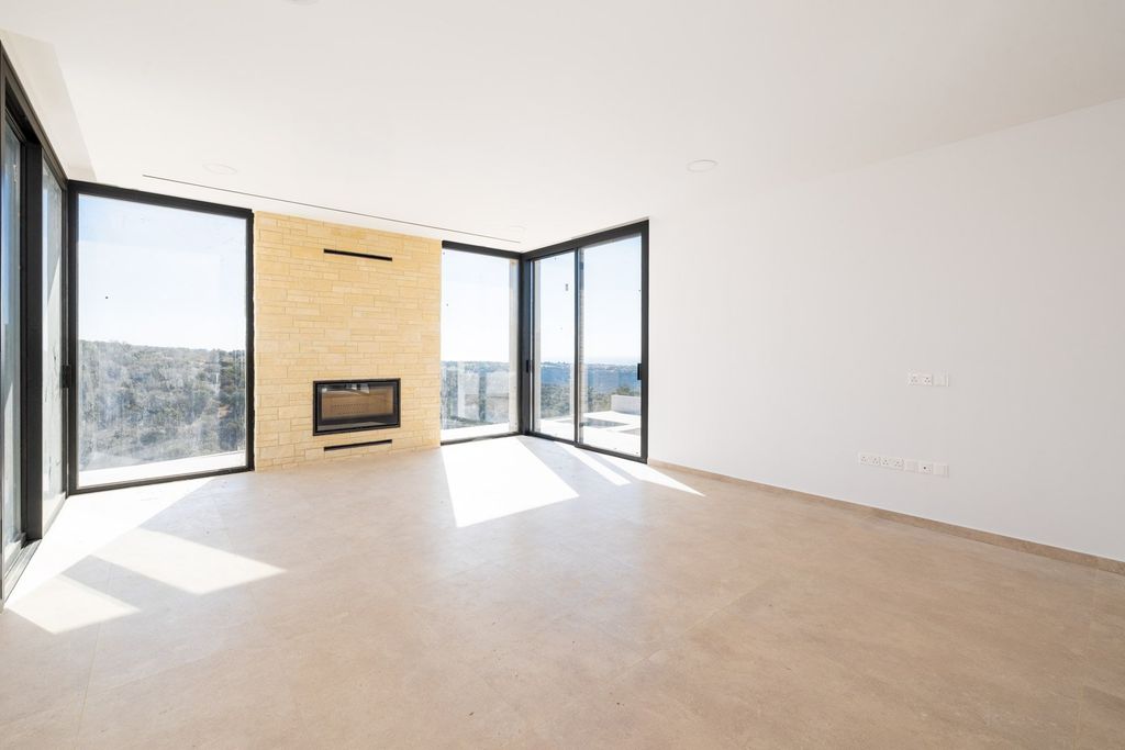 Property photo 3 of 30