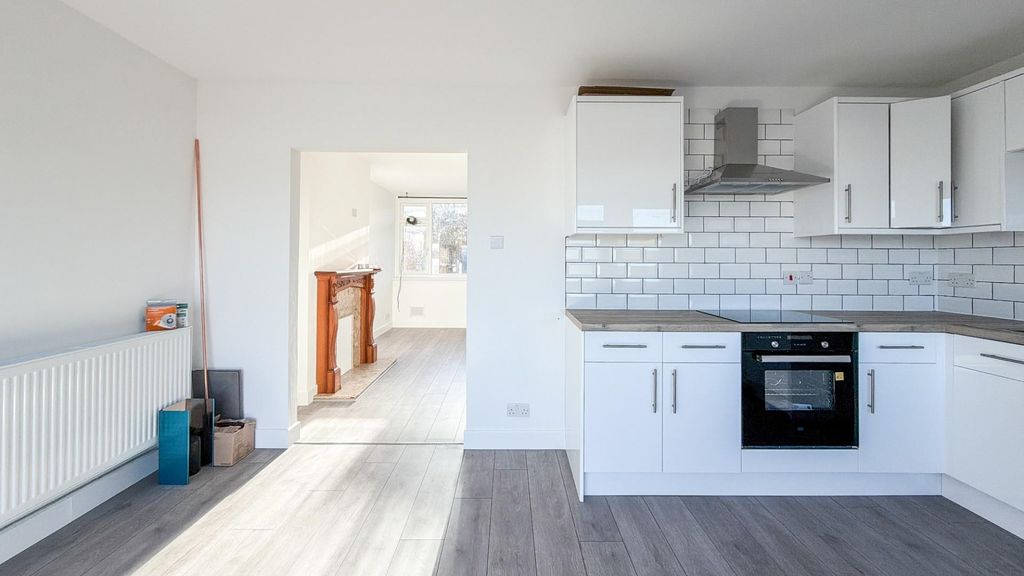 Property photo 3 of 17 Untitled-5971.Jpg