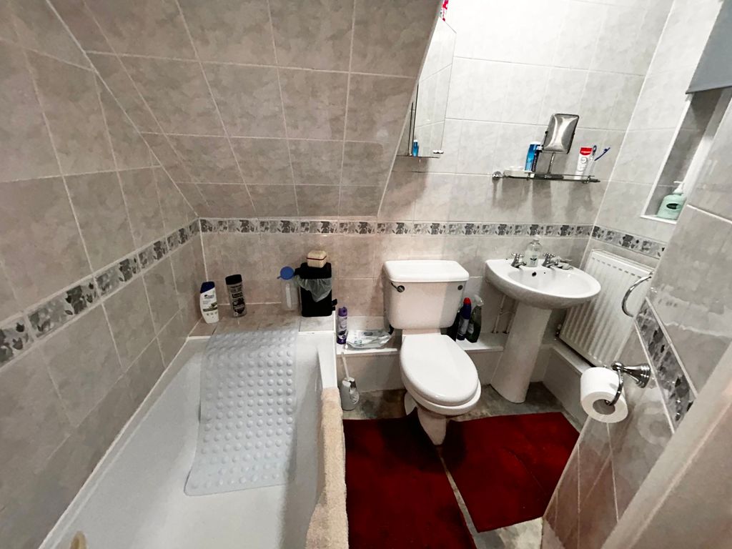 Property photo 3 of 6