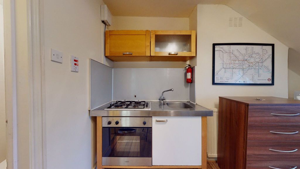 Property photo 2 of 8 Kitchen