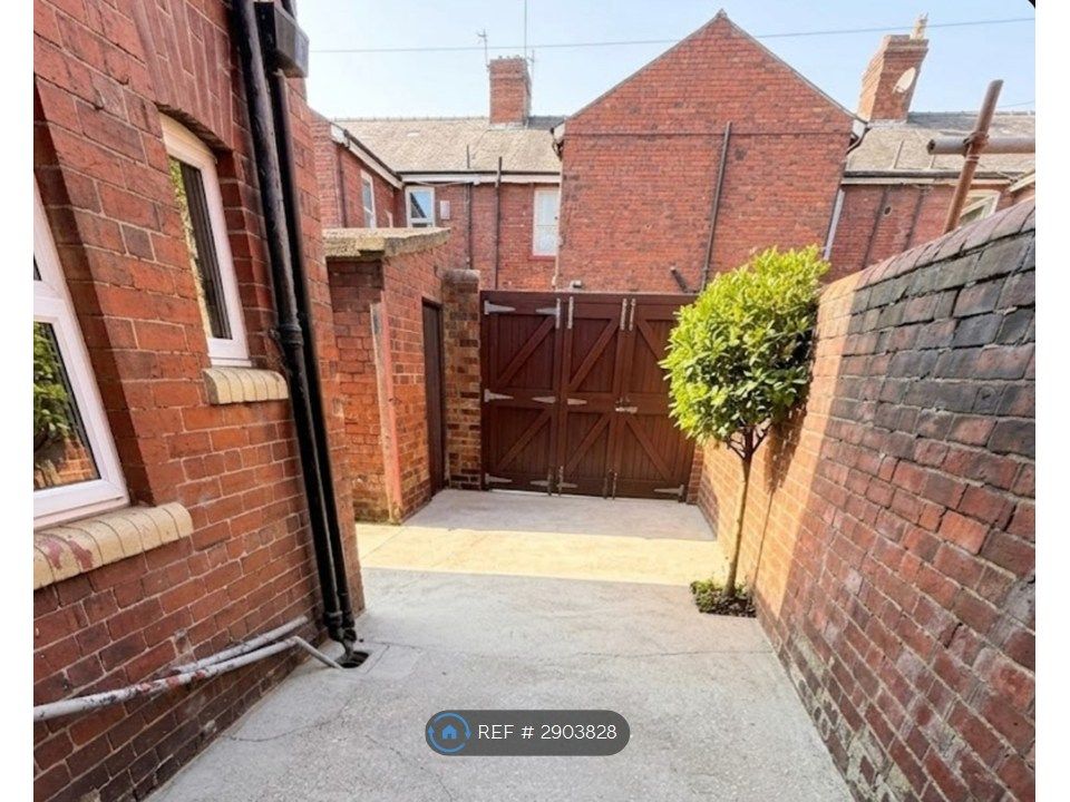 Property photo 2 of 13 Rear Double Parking