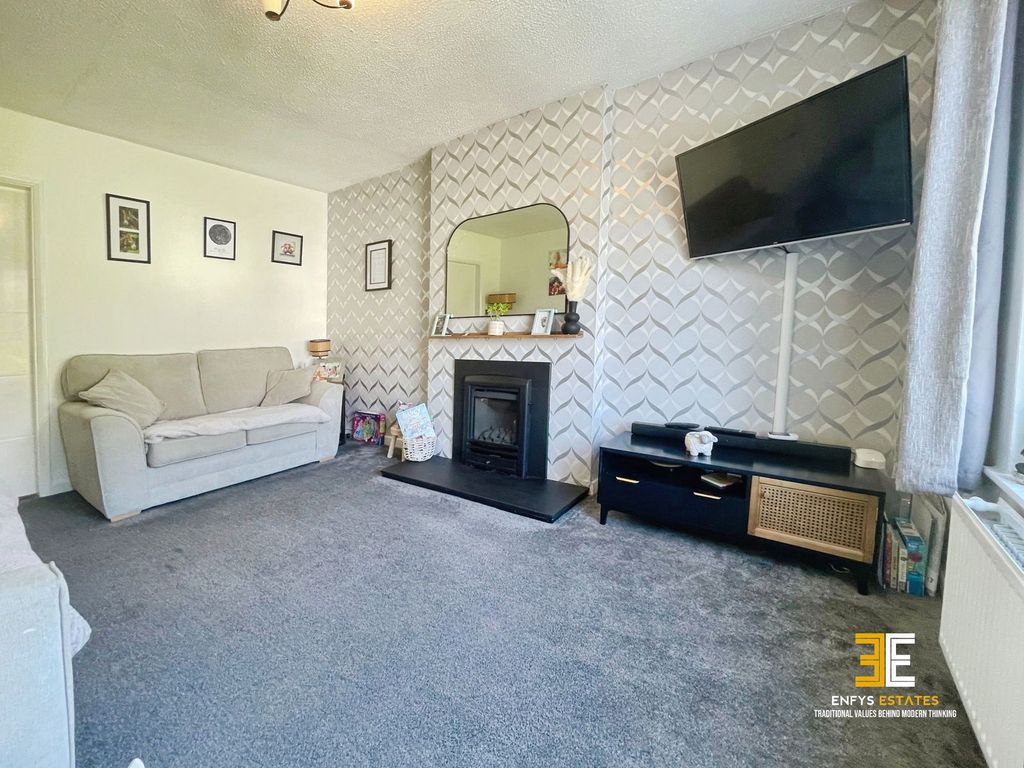 Property photo 3 of 24