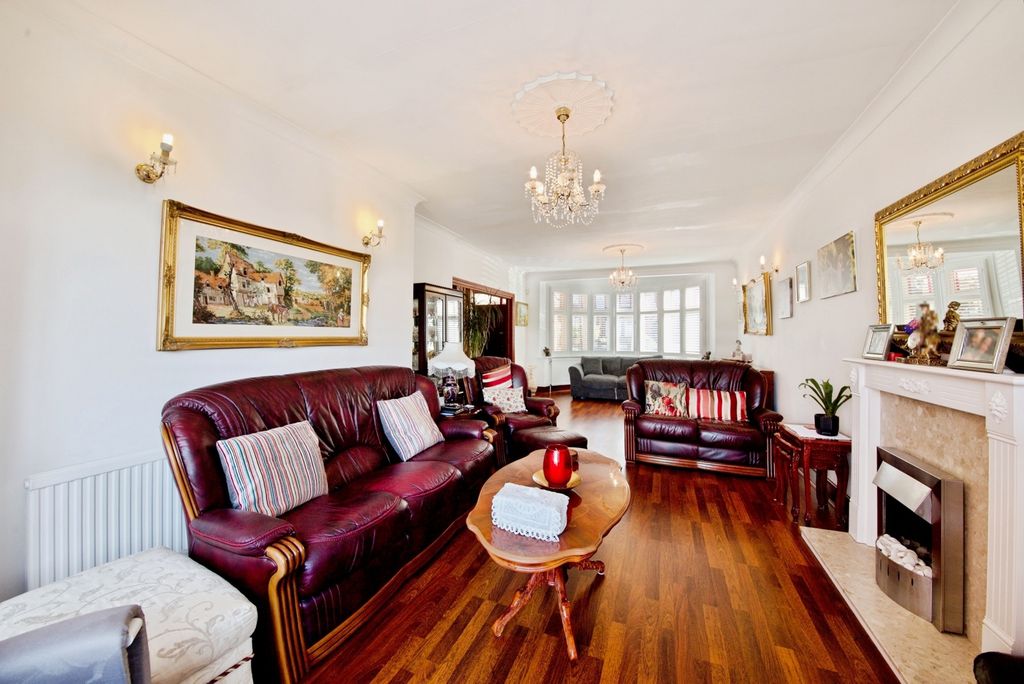 Property photo 2 of 28 Pbox-Img.Jpg