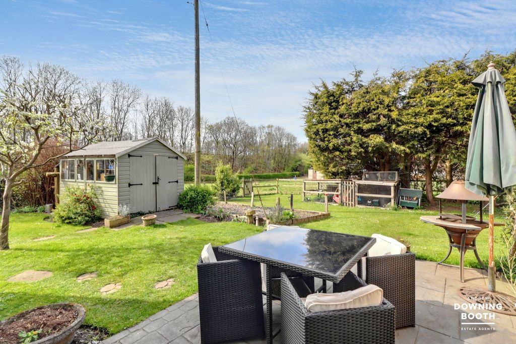 Property photo 2 of 32