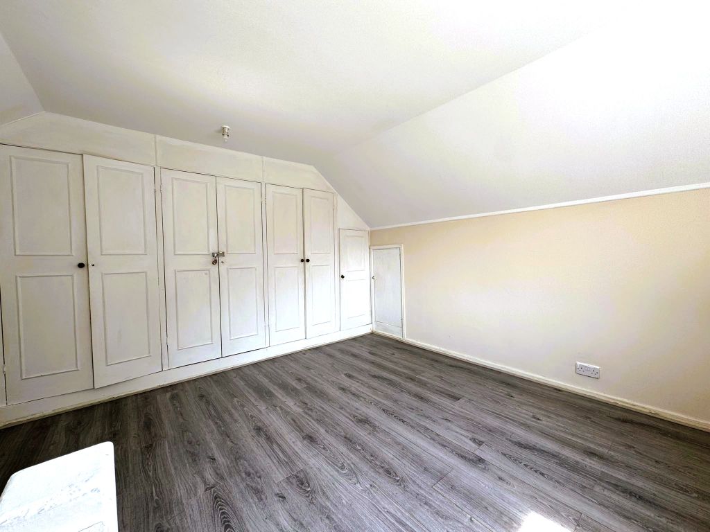 Property photo 2 of 9 Sudbury Court Road (1)