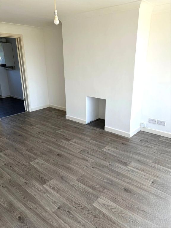 Property photo 2 of 14 Picture No. 04