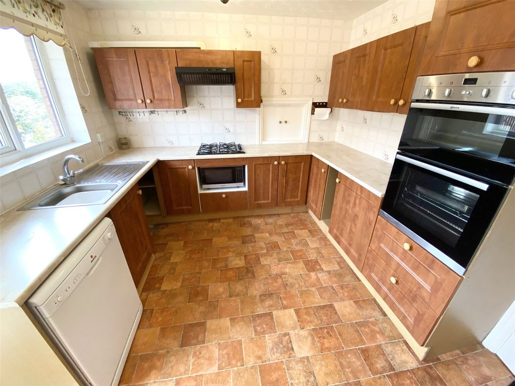 Property photo 2 of 20 Picture No. 12