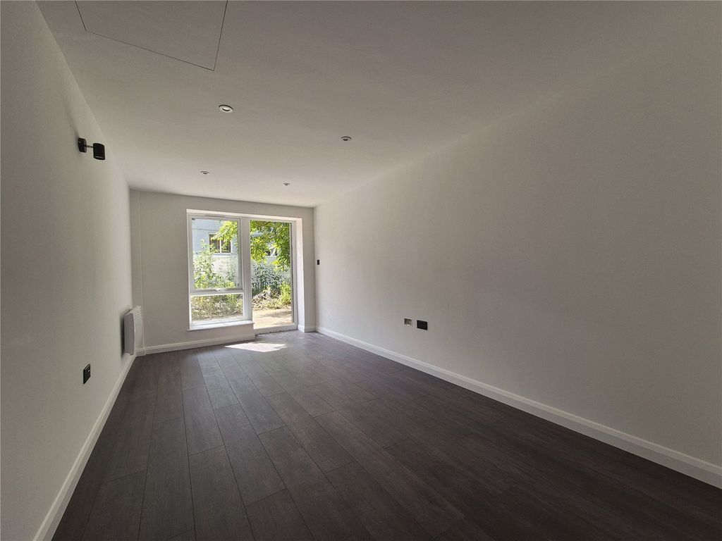 Property photo 2 of 6 Picture No. 02