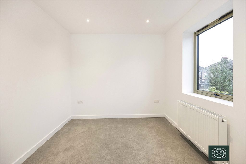 Property photo 3 of 15 Bedroom