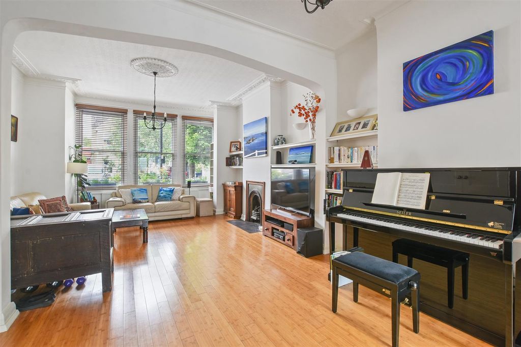 Property photo 2 of 10