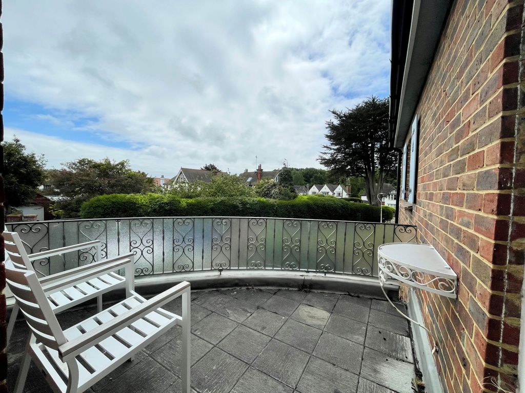 Property photo 2 of 24