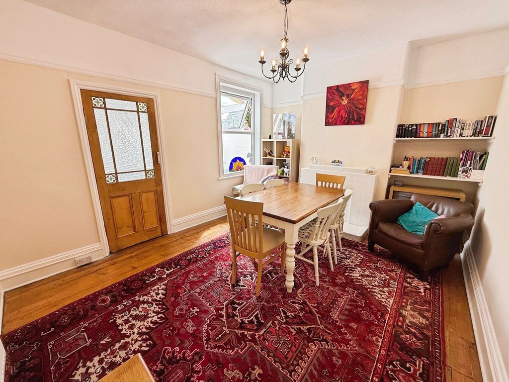 Property photo 3 of 18 Dining Room