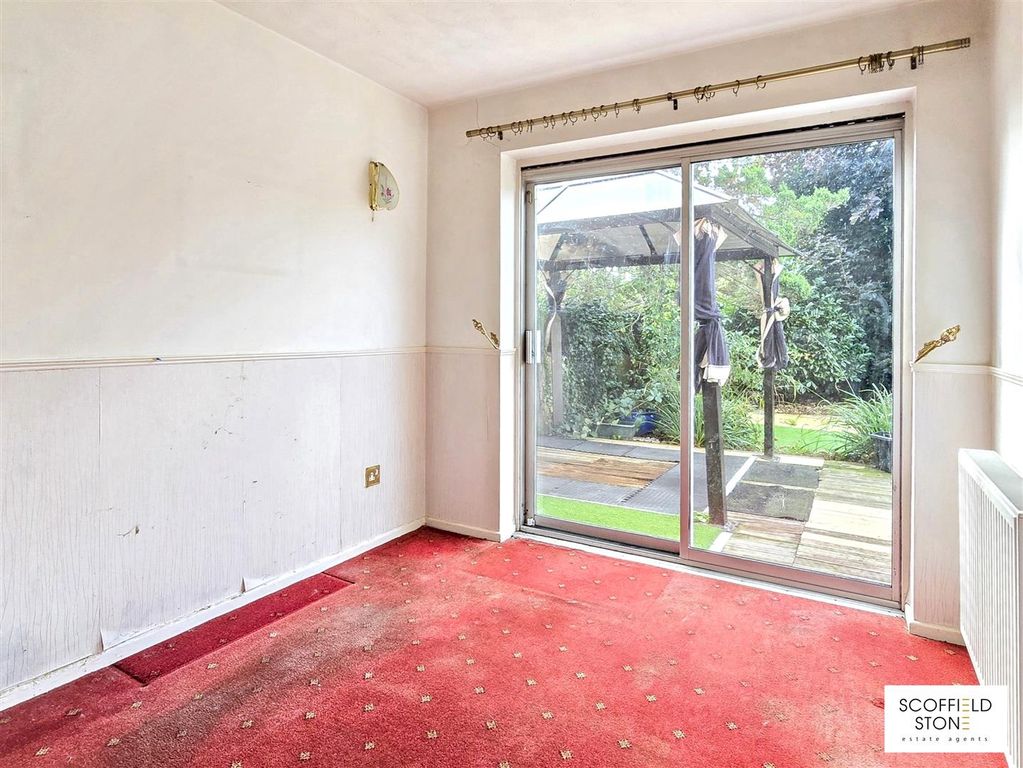 Property photo 3 of 17 Dining Room