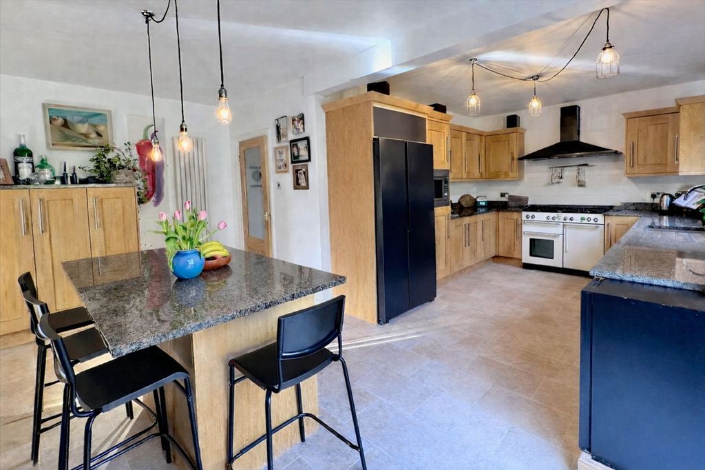 Additional image 6 of 5 bed detached house for saleHaywards Close, Glossop SK13