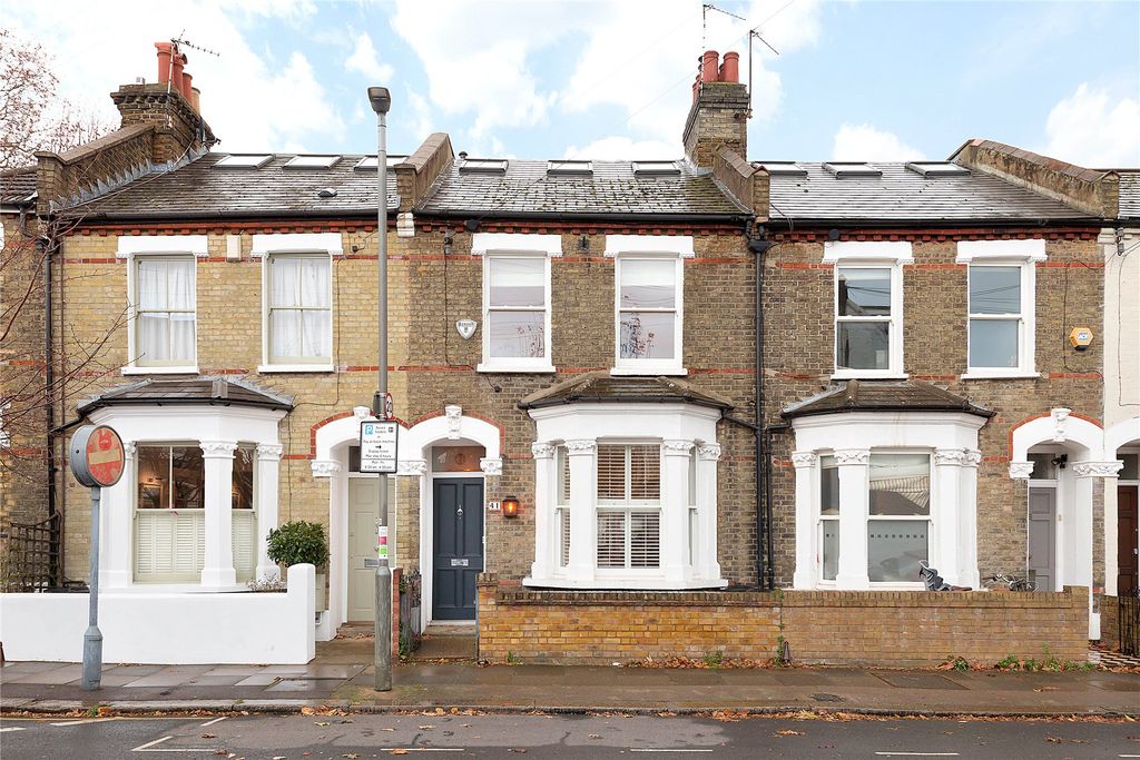 Property photo 3 of 11 11