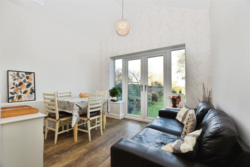 Property photo 3 of 24 Dining Area