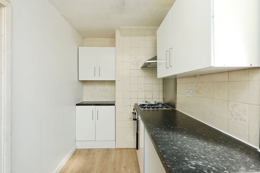 Property photo 3 of 9 Image