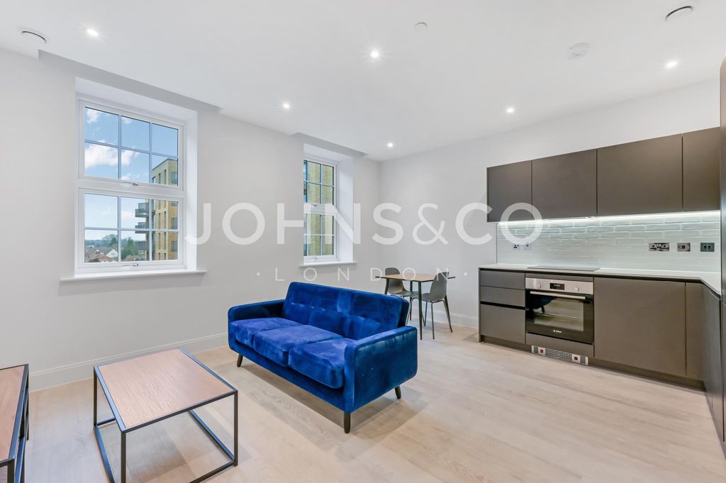 Property photo 1 of 11