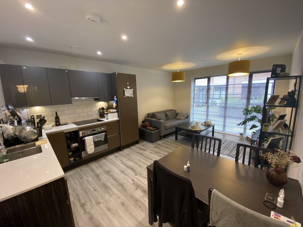 Property photo 2 of 7 Lounge/Kitchen