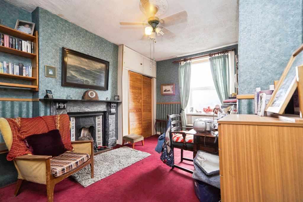 Property photo 3 of 19