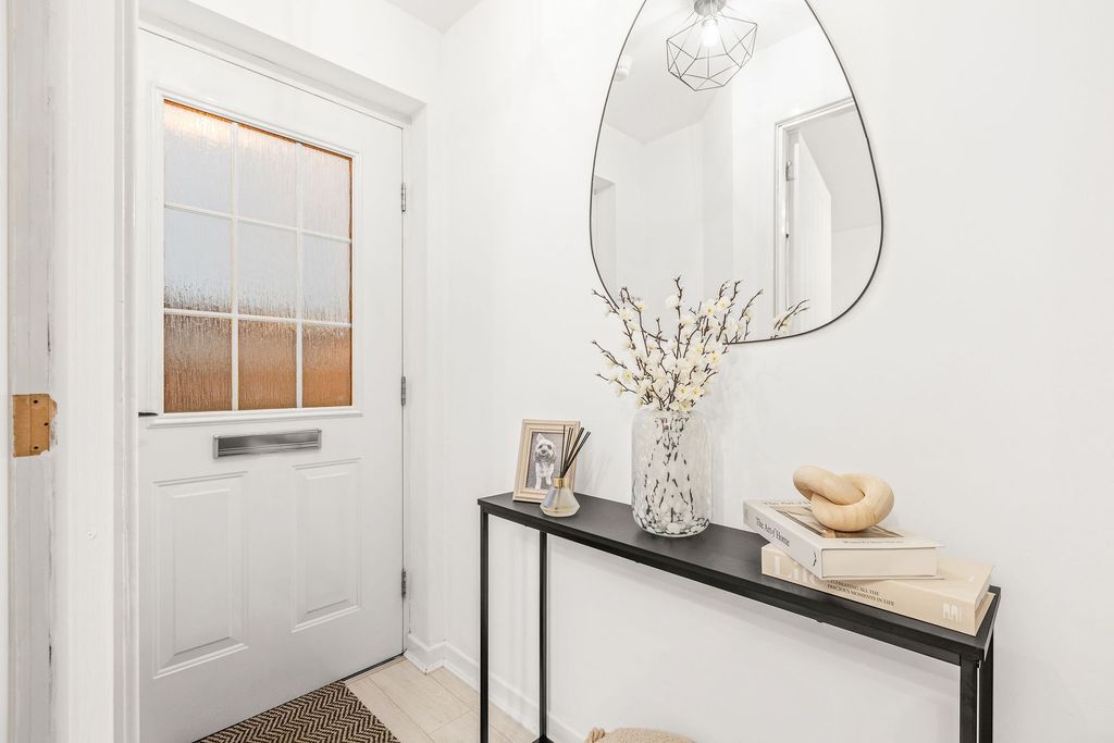 Property photo 3 of 24