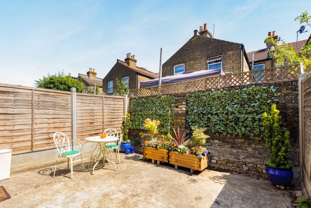 Property photo 1 of 12 Garden