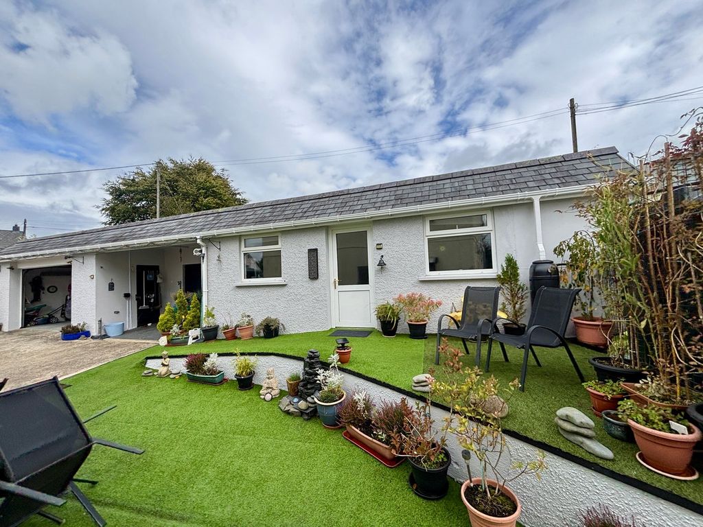 Property photo 2 of 27