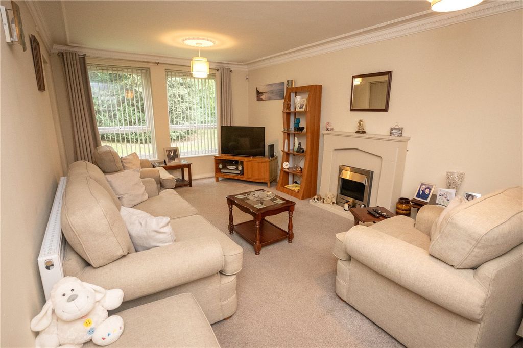 Property photo 2 of 8 Picture No. 16