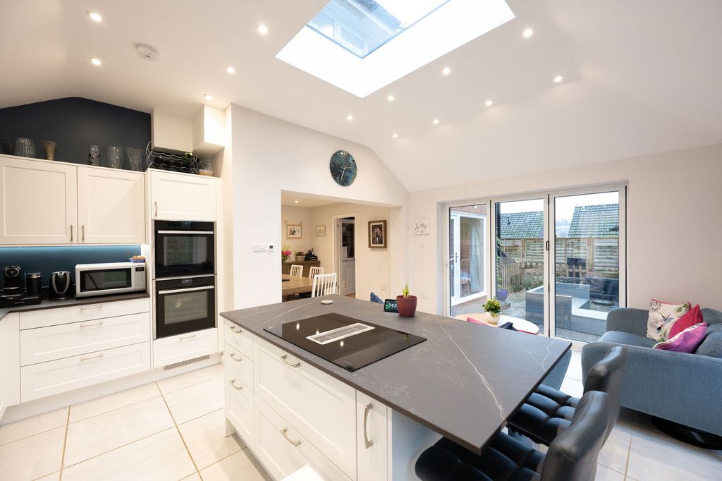 Property photo 3 of 35