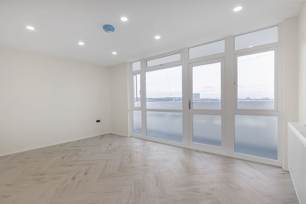 Property photo 1 of 14 Photo 17