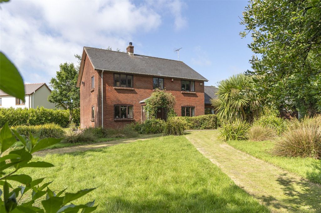 Property photo 1 of 51 Picture No. 04