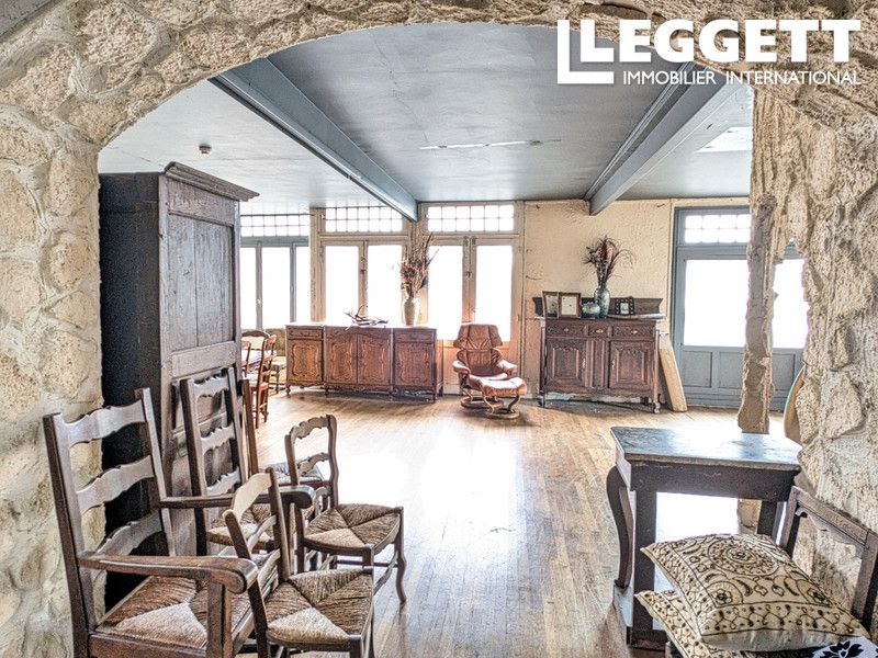 Property photo 2 of 10