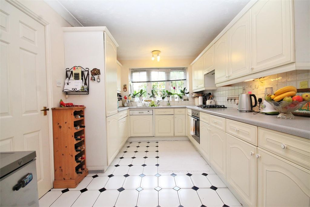 Property photo 3 of 18