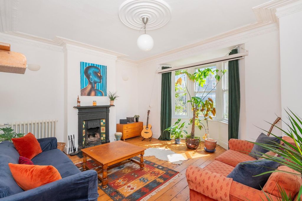 Property photo 3 of 34 4F7Rev - Living Room D.Jpg