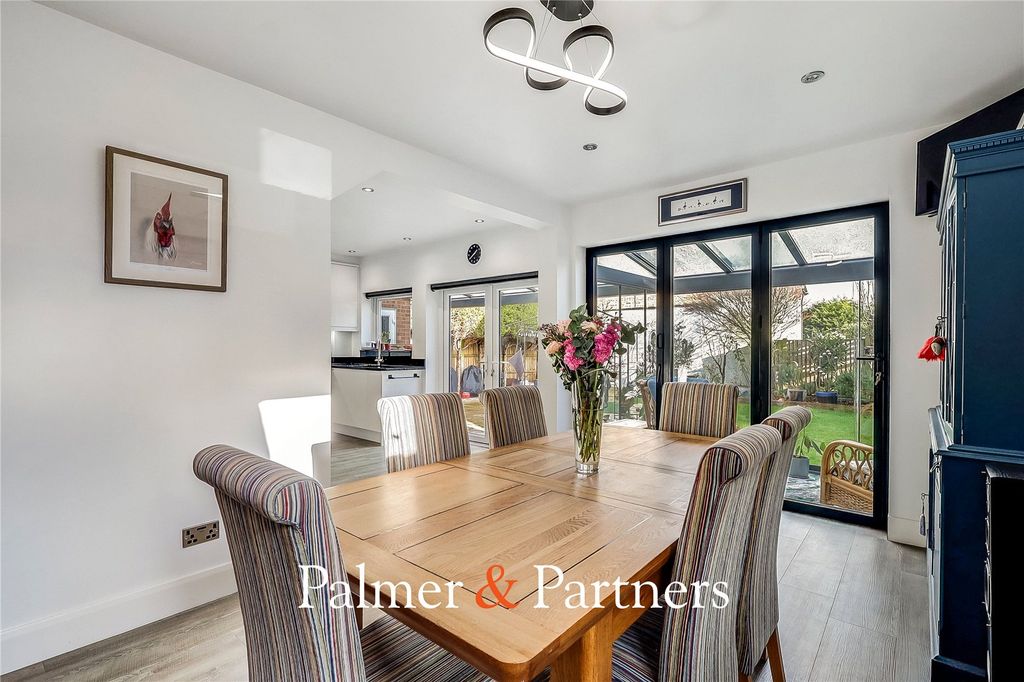 Property photo 2 of 30 Picture No. 54