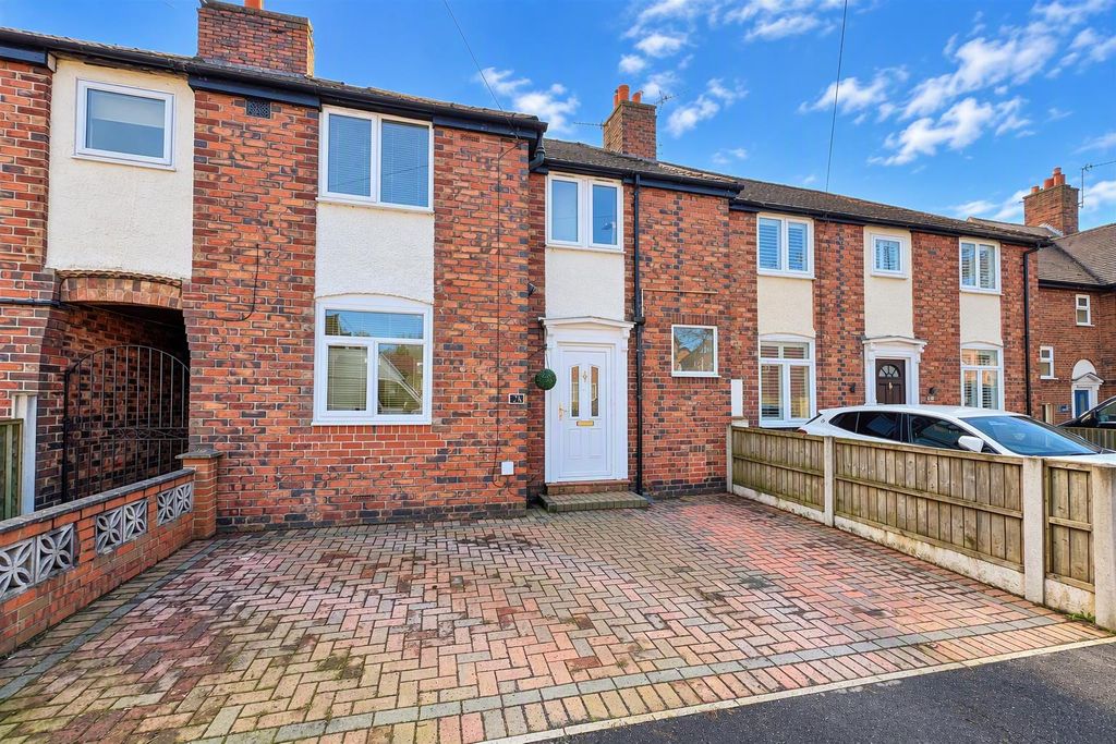 Property photo 1 of 20 Frontage