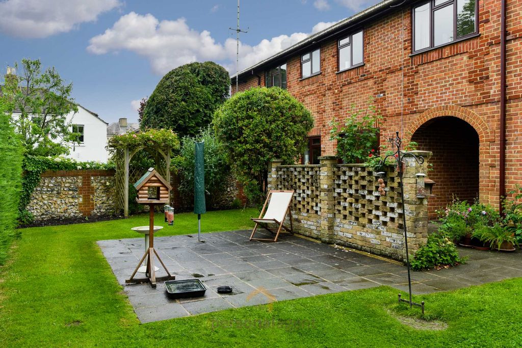 Property photo 3 of 11