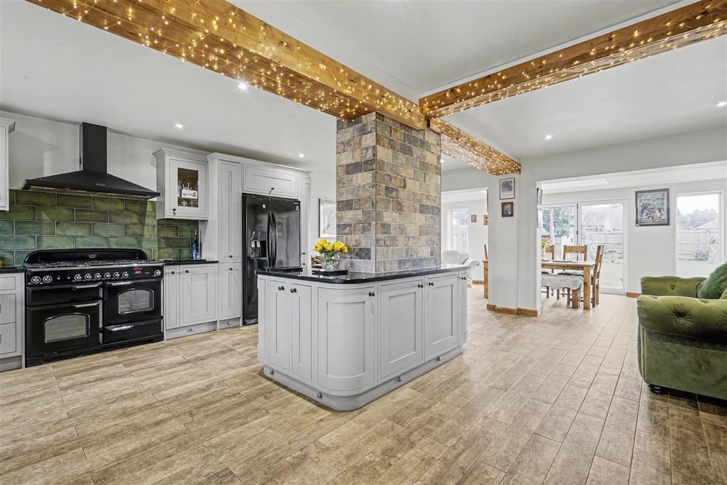 Property photo 3 of 31 Kitchen Diner 1_1.Jpeg