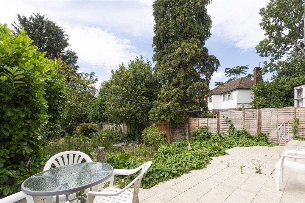 Property photo 1 of 13 Kings Avenue 122 (12).Jpg