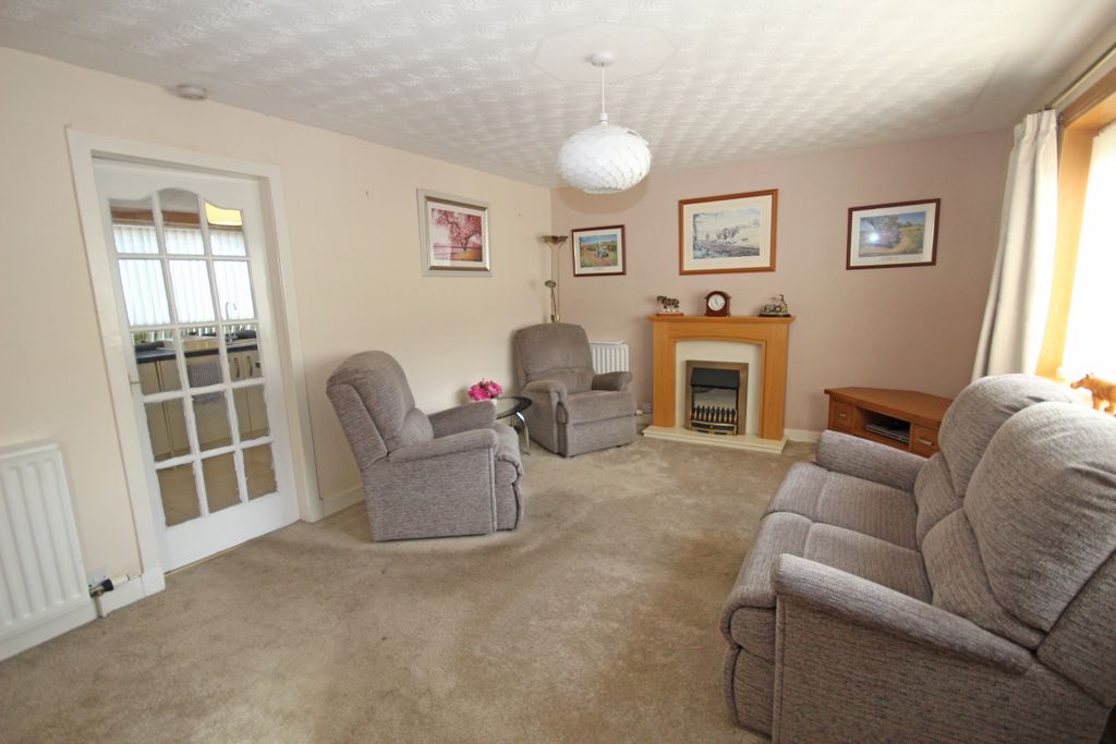 Property photo 2 of 26