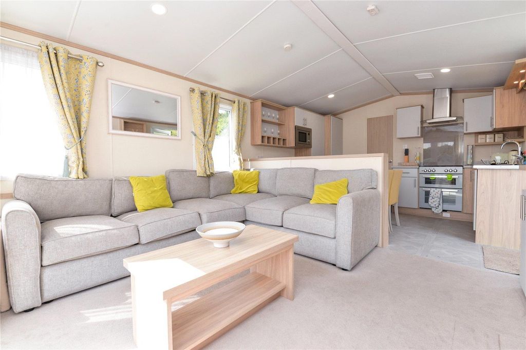 Property photo 2 of 16 Picture No. 05