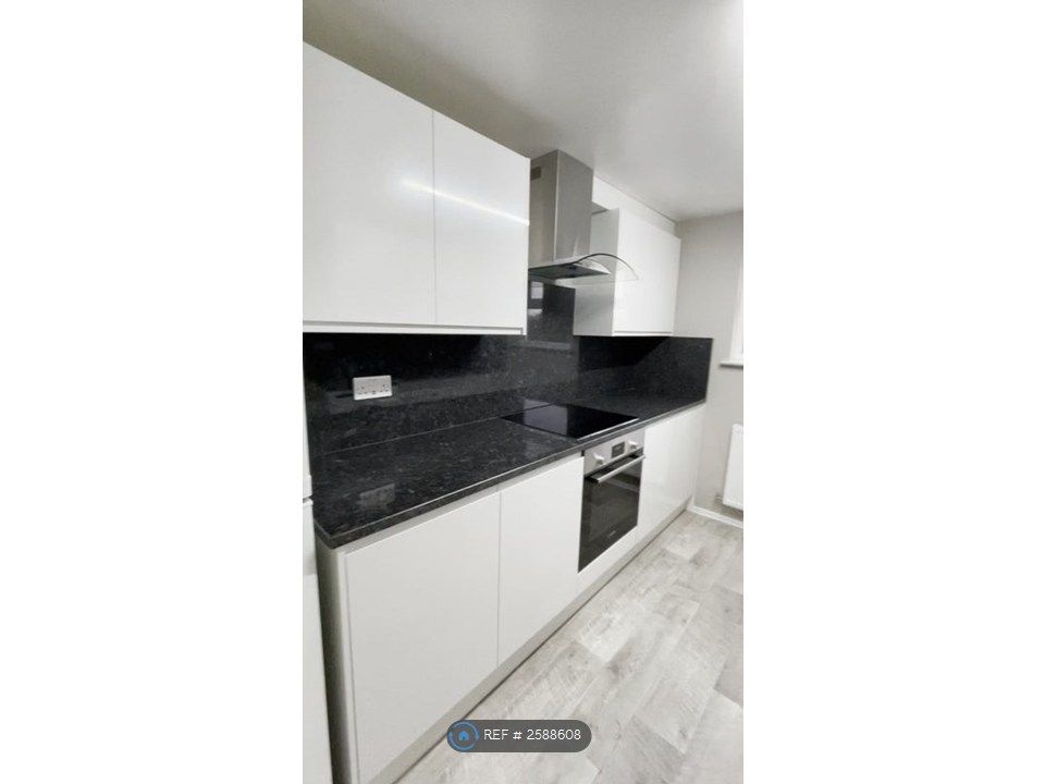 Property photo 2 of 8 Sole Use Kitchen