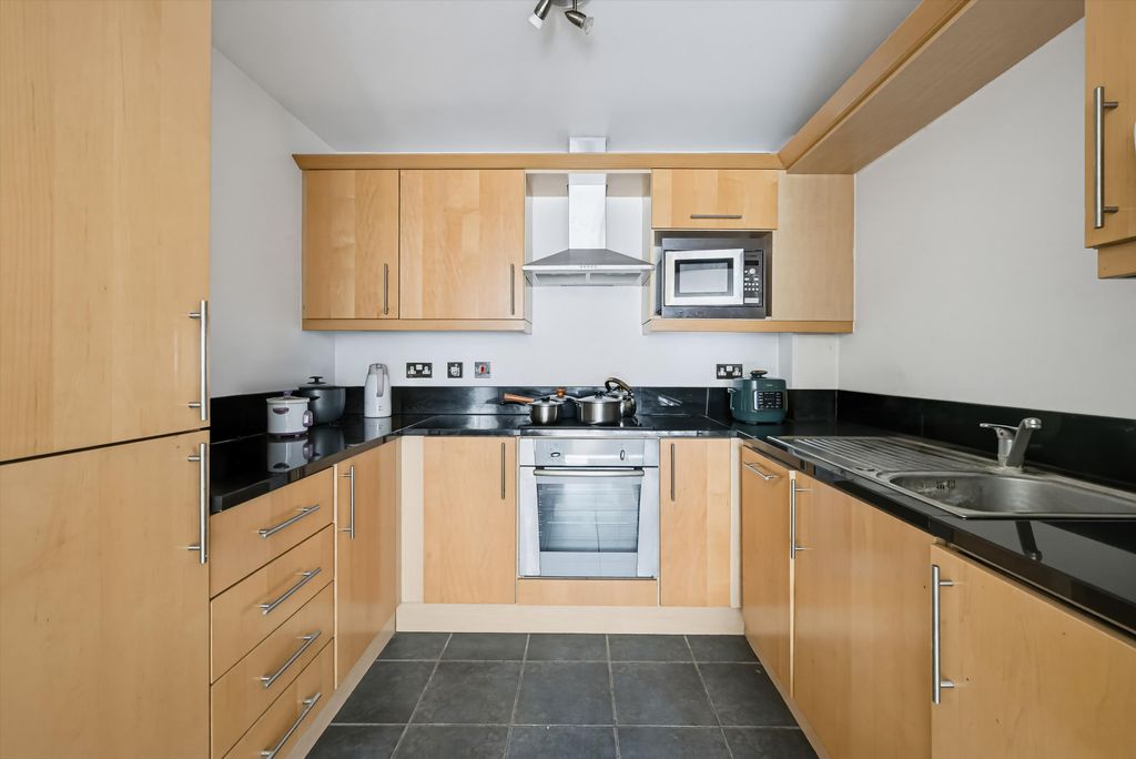 Property photo 2 of 12 Image