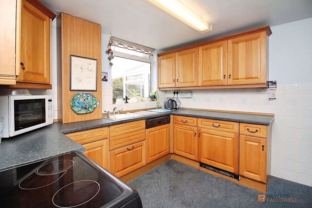 Property photo 3 of 23