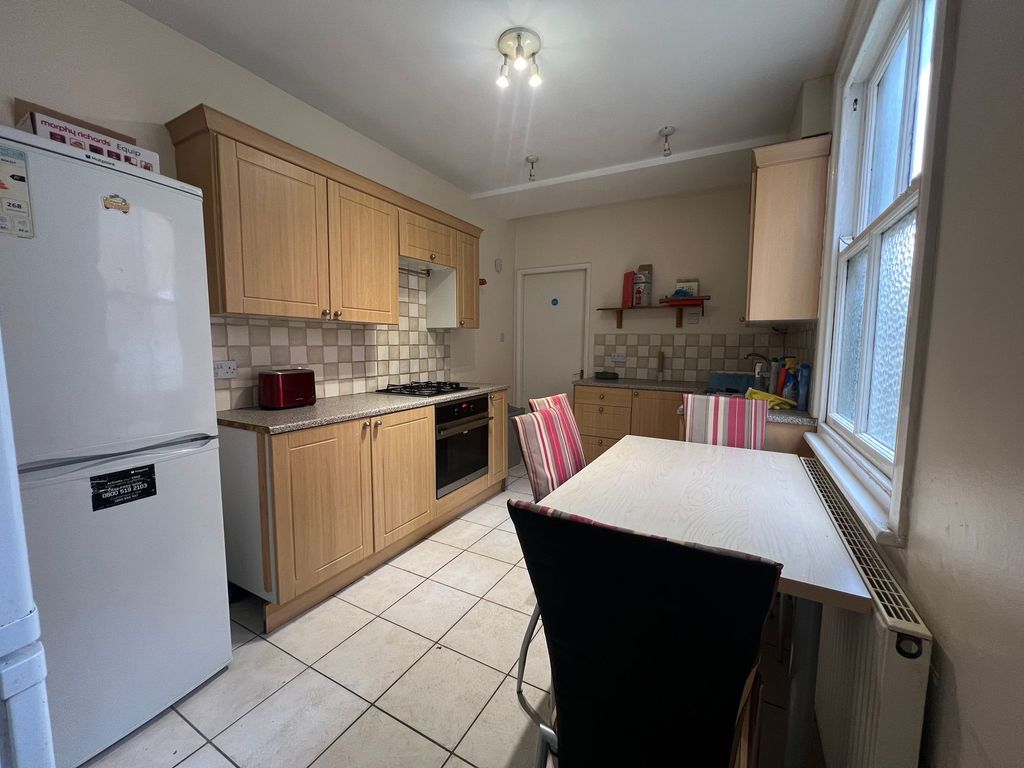 Property photo 2 of 20